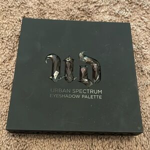 Urban decay, eyeshadow palette with mirror